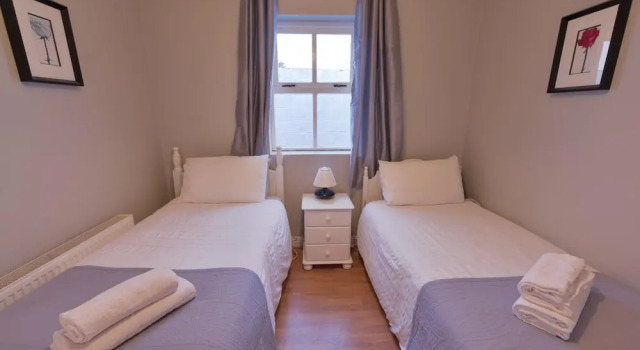 10mindrivecliffsofmoher-cozy2br-parking-wifi, Boek Hotel Hotels in Clare met parkeren, Parkeren