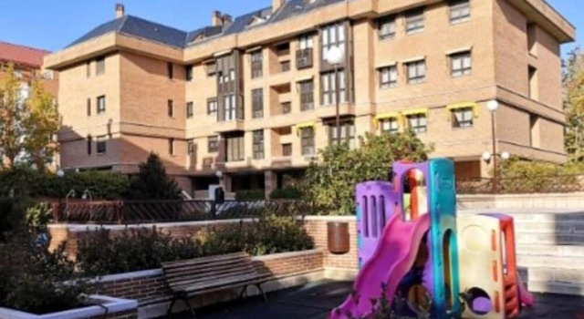 Apartment With 3 Bedrooms in Madrid, With Shared Pool, Varaa Huoneisto Hotellit Madridin maakunta pysäköinnillä, Pysäköinti