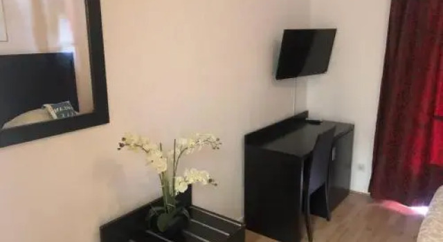 Hotel Aurelia, Забронировать Отель Отели Вара с бассейном, Бассейн