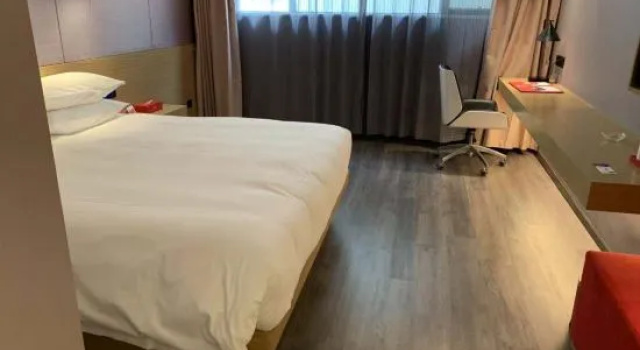 Двухместный номер Standard Ramada by Wyndham Yangzhou Slender West Lake