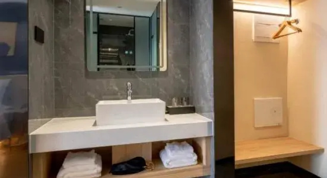 Люкс Yiju Hotel (Chengdu Longhu-Xintian Street Institute of Technology)
