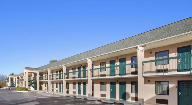 Люкс Days Inn By Wyndham Lexington-Columbia