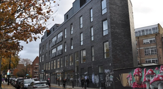 Cosmos capsule coworking hub London, Book Hotel Billige hoteller i London og omegn