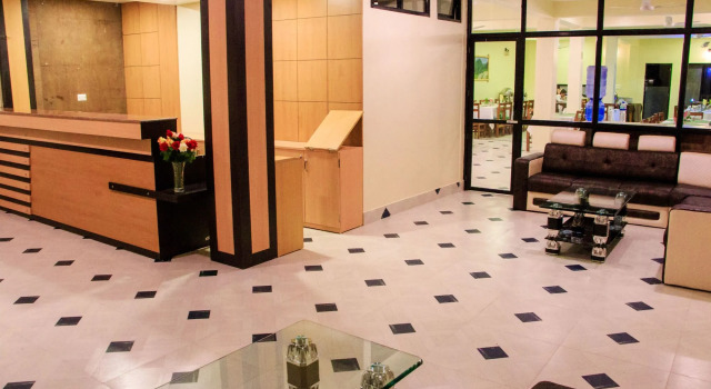 Hotel Rainforest, Забронировать Отель Отели Саураха 3 звезды, 3*