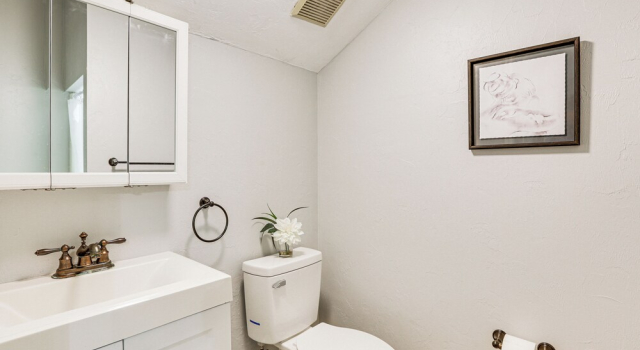 Апартаменты Updated Tallahassee Townhome: 3 Mi to Downtown!