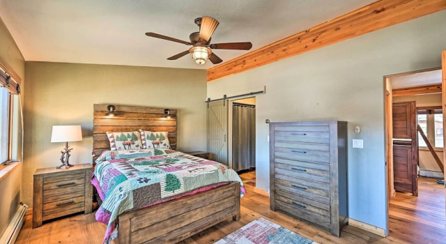 Апартаменты 7984: Pet-friendly Townhome w/ Grill!