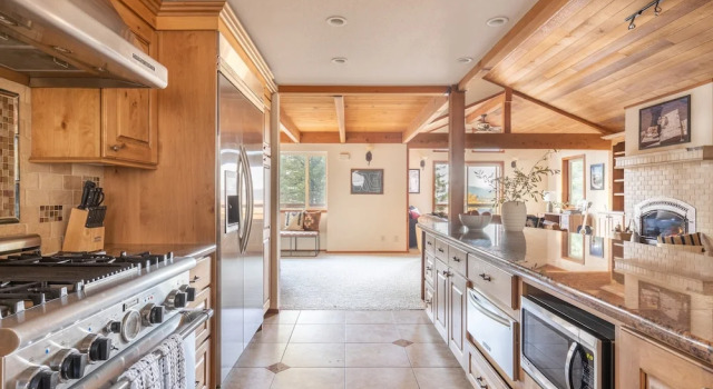Коттедж Redwood by Avantstay Secluded Cabin w/ Views & Spa 5mins to Northstar!