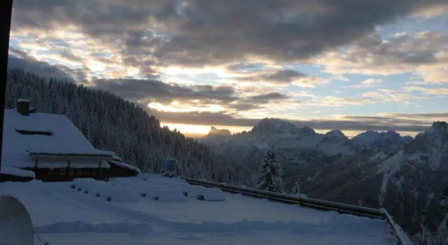 Piccolo Igloo, Забронировать Отель Отели Livinallongo del Col di Lana с парковкой, Парковка