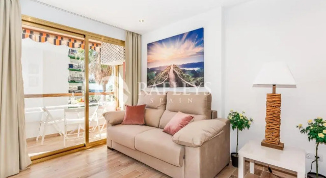Modern 1 BR apartement in very center of Marbella., Забронировать Апартаменты/квартира Отели Марбелья с парковкой, рядом с Пляж Фонтанилла, Парковка