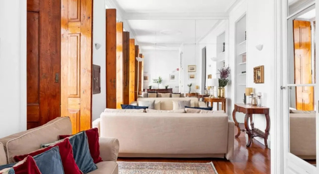 ALTIDO Unique 1-BR Apartment in central Chiado, Забронировать Апартаменты/квартира Лиссабон Эстремадура, рядом с Money Museum