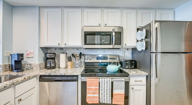 Апартаменты Steps to Boardwalk: Condo w/ Pool in Myrtle Beach