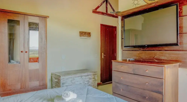 Beautiful Rustic House w/ Pool in Garopaba Egf000, Забронировать Апартаменты/квартира Гаропаба Санта-Катарина