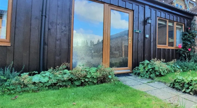 Коттедж Цокольный этаж с 2 комнатами The Victorian Barn, Self-Catering Holidays with Pool and Hot Tubs, Dorset