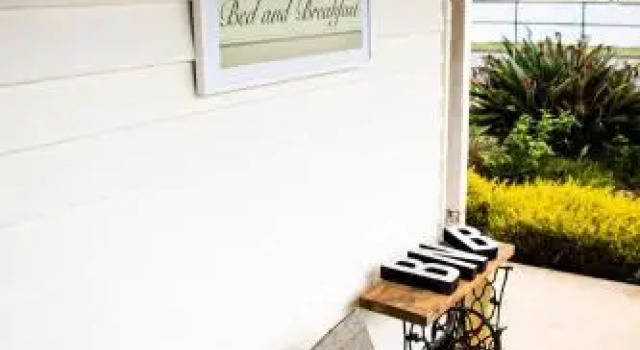 You Yangs Bed and Breakfast, Buchen Sie Hotel Sanctuary Lakes Victoria