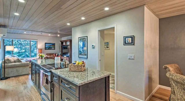 Апартаменты 2 Mi to Heavenly Mountain: Tahoe Retreat w/ Views