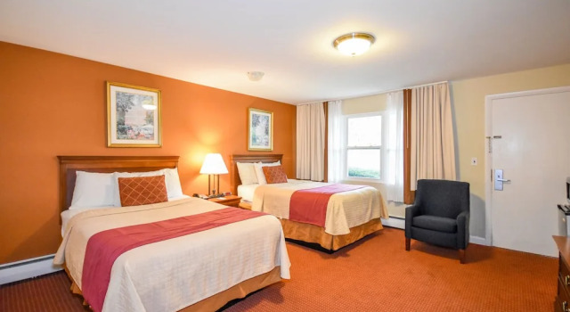 Четырёхместный номер Deluxe Monticello Inn- Framingham/ Boston