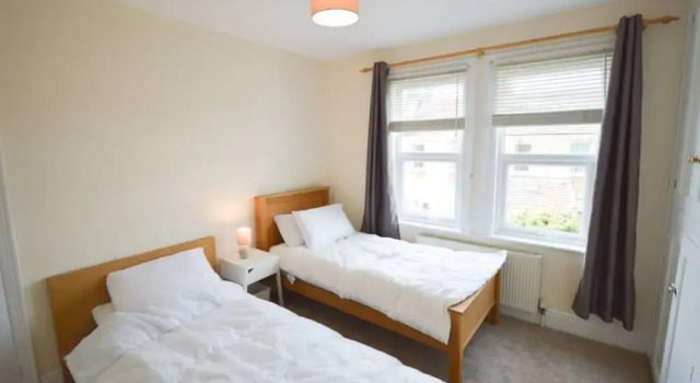 Spacious 3 Bedroom Home in Bath, Забронировать Отель Отели Англии 3 звезды, 3*
