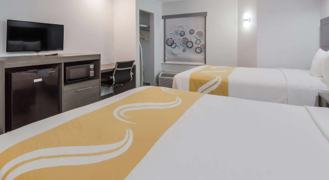 Четырёхместный номер Standard Quality Inn & Suites Richardson-Dallas