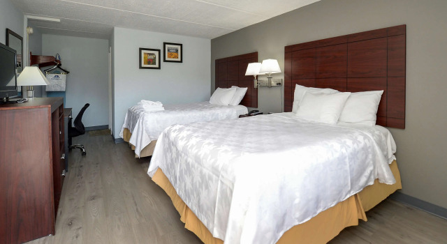 Четырёхместный номер Standard Americas Best Value Inn at Central Valley-Woodbury