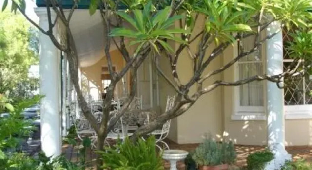 Jungnickel Guesthouse, Buchen Sie Hotel Kimberley Nordkap
