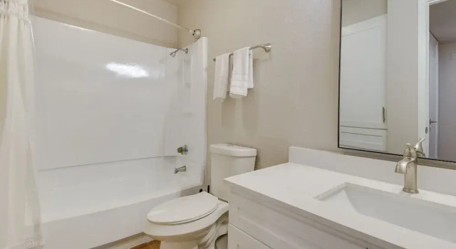 Апартаменты Near Stadiums: Grand Prairie Apt w/ Pool Access