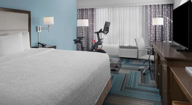 Двухместный номер Peloton Hampton Inn San Diego Downtown