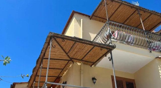Villa Bebe, Забронировать Вилла Отели Вико-Экуенсе 4 звезды, рядом с Железнодорожный вокзал Сеяно компании Circumvesuviana, 4*