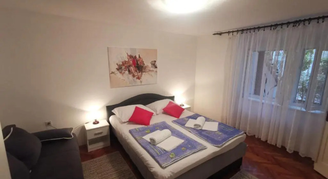 Apartment Dino, Забронировать Апартаменты/квартира Отели Приморско-Горанской жупания с парковкой, Парковка