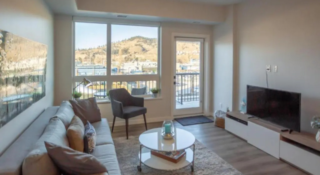 Modern 2 Bed in Downtown Near The Beach, Boek Appartement Kelowna Brits Columbia