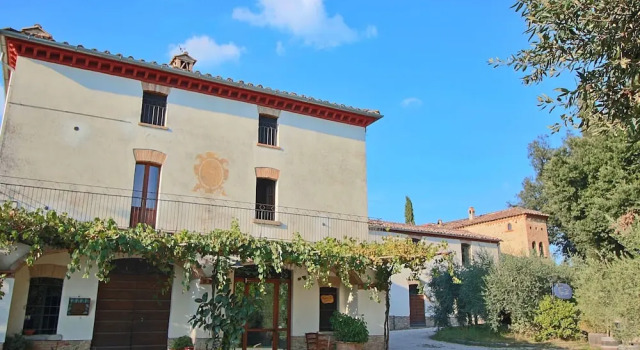 Attractive apartment in old farmhouse on the estate with pool, Buchen Sie Ferienwohnung Hotels im Zentrum von Umbertide, hotels im Zentrum von Umbertide