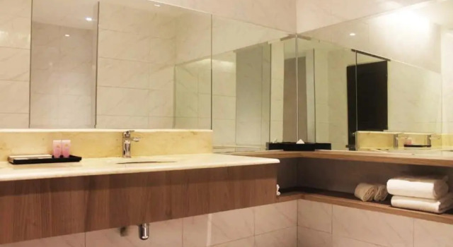 Трёхместный номер Standard Klana Resort Seremban