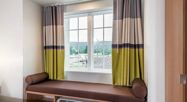 Двухместный люкс Microtel Inn & Suites by Wyndham New Martinsville