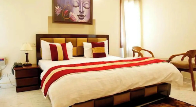 Maplewood Guest House, Neeti Bagh, New Delhiit is a Boutiqu Guest House - Room 3, Забронировать Гостевой дом Отели Нью-Дели с парковкой, рядом с Конференц-зал Сири-форт, Парковка