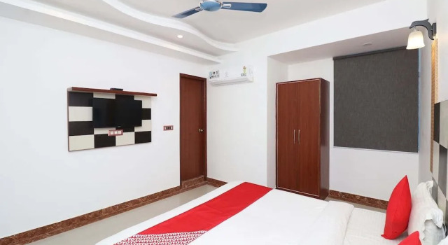 OYO 29952 D Comfort Residency