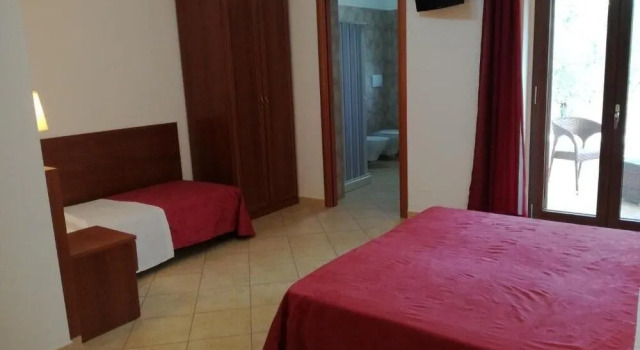 Borgo Cerasa, Buchen Sie Bed & Breakfast Vieste Foresta Umbra