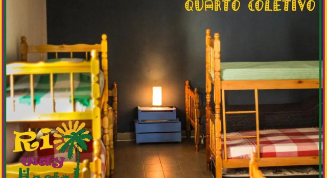 Кровать в общем номере Rio Way-Beach House