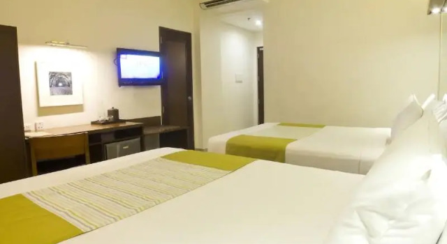 Двухместный номер Standard Microtel by Wyndham - Acropolis
