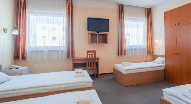 Четырёхместный номер Standard Homoky Hotels Bestline Hotel