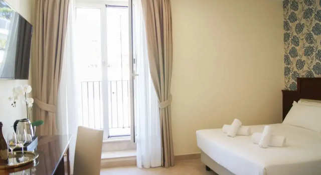 Люкс с балконом и с видом на город Glam Luxury Rome