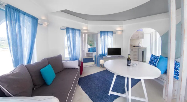 Kouros Home and Suites