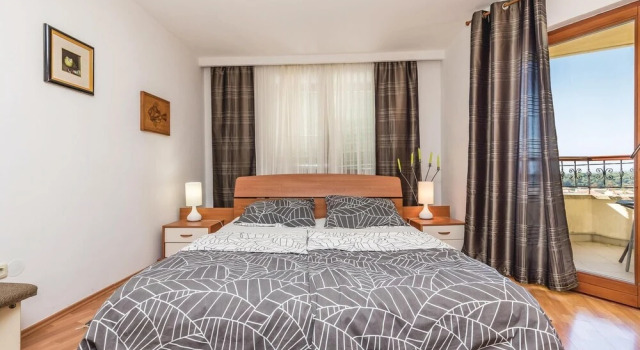 Amazing Home in Mundanije With Wifi and 3 Bedrooms, Prenota Hotel Hotel a Isole Quarnerine con parcheggio, Parcheggio