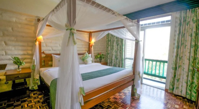 Люкс Executive Taita Hills Safari Resort & Spa