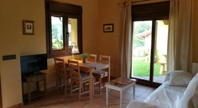 Casas Rurales Entrecastaños, Réserver Hôtel Peruyes Asturies