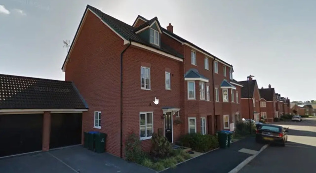 Spacious Townhouse - Netflix & Parking, Varaa Lomakoti Mökit kohteessa Merseyside, Mökki