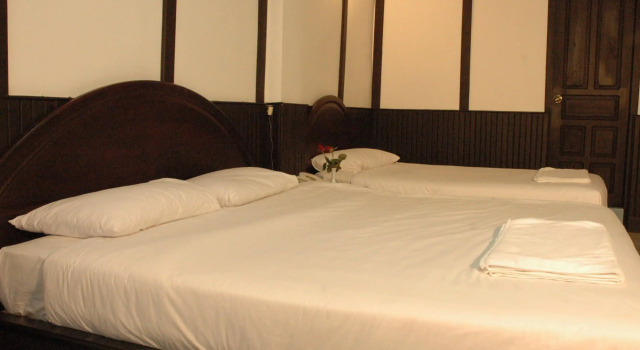 New Lao Paris Hotel