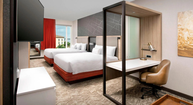 Четырёхместный люкс SpringHill Suites by Marriott Punta Gorda Harborside