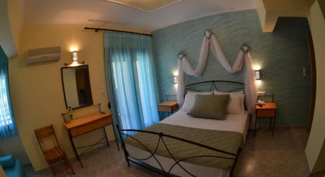 Двухместный номер Standard с частичным видом на море Glikadi Hotel