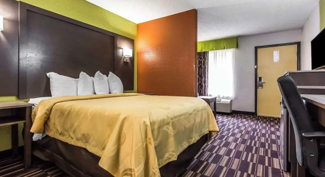 Двухместный люкс с балконом Quality Inn Albemarle