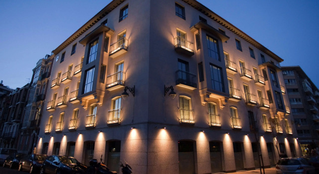 Отель Nexus Valladolid Suites & Hotel