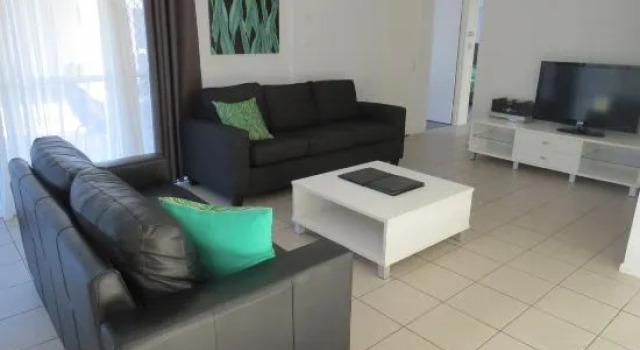 Вилла с 2 комнатами рядом с пляжем The Shores Holiday Apartments